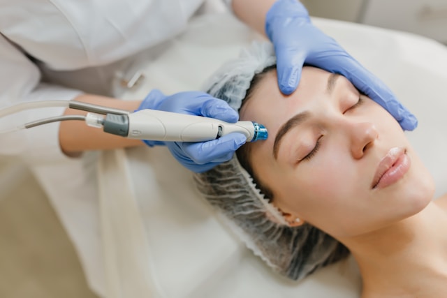 Can Hydrafacial Permanently Moisturize Your Skin